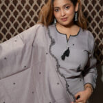 yusee vastra