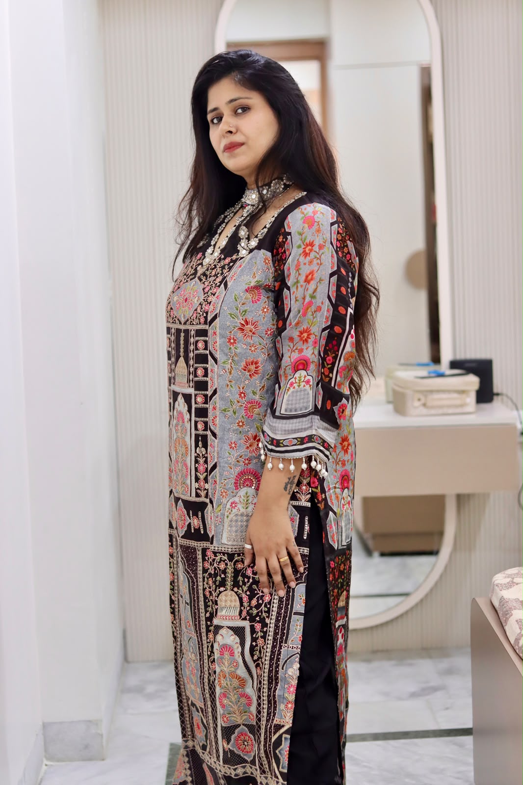 yusee pakistani phiran set side silt cut with pant yusee pakistani phiran set side silt cut with pant