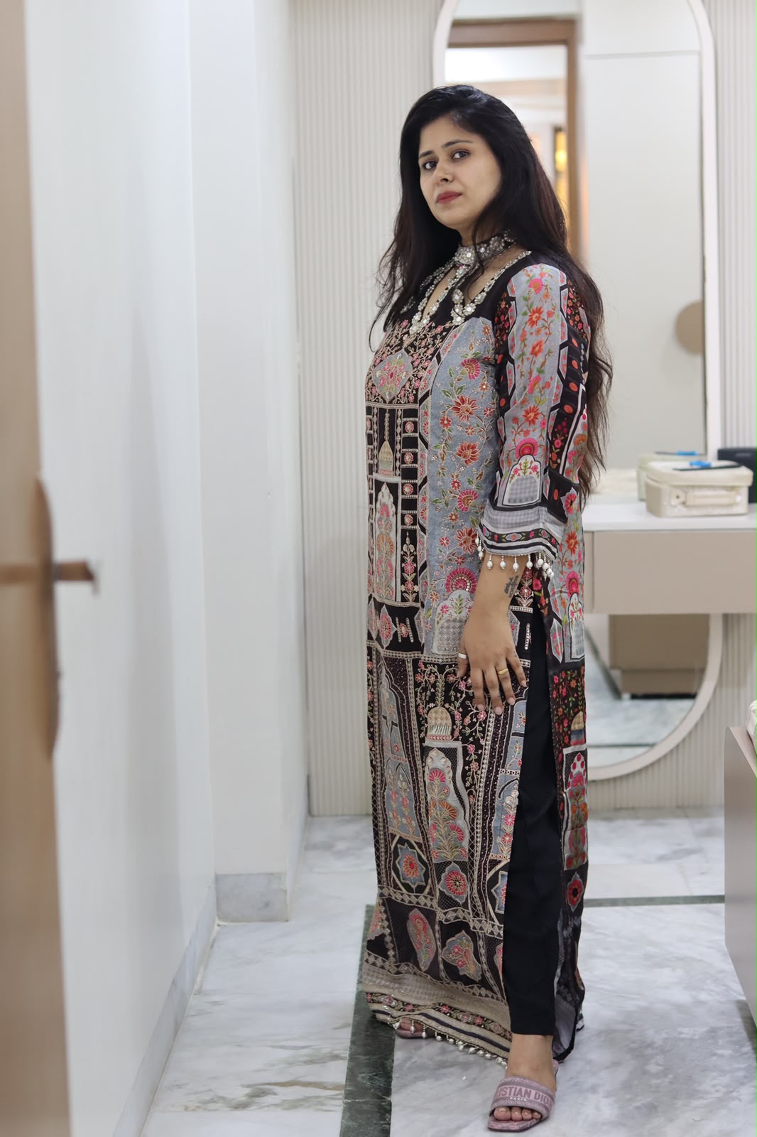 yusee pakistani phiran set side silt cut with pant yusee pakistani phiran set side silt cut with pant