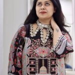 yusee pakistani phiran set side silt cut with pant